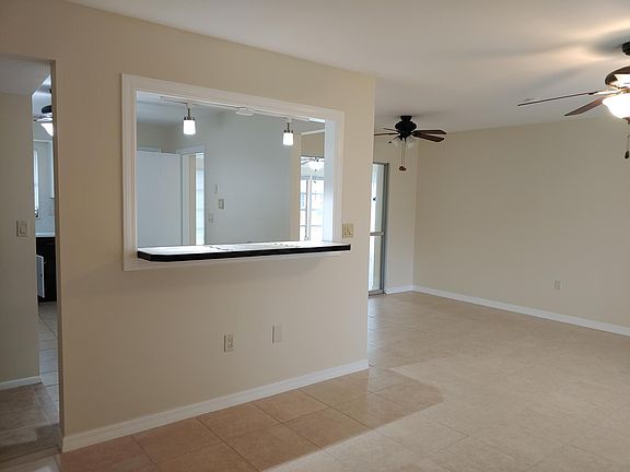 4th image of 1708 Danbury Dr