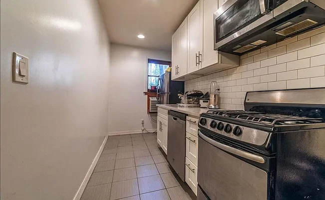 Rented by Camelot Realty Group | media 16