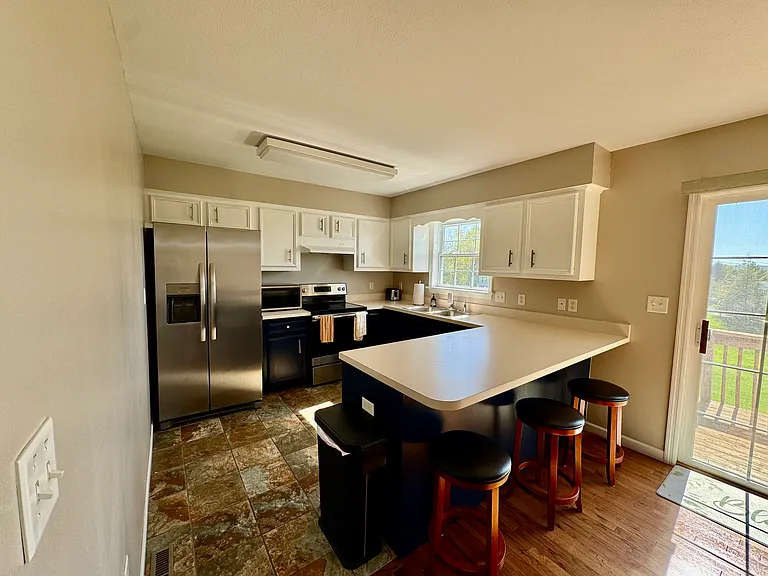 212 Birchtree Ct — Photo 6