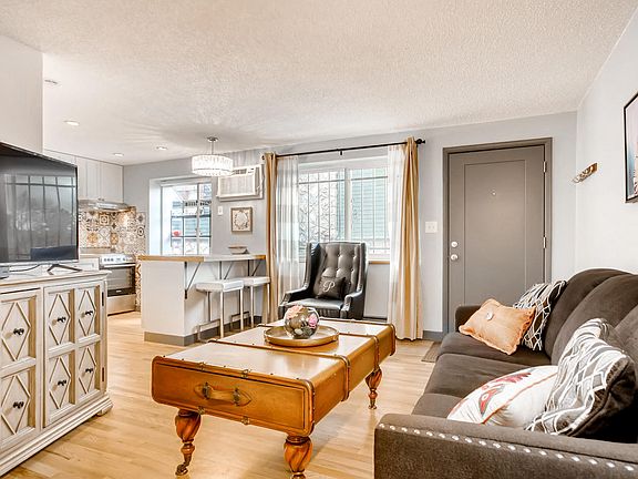 4th image of 1349 N Race St APT 1