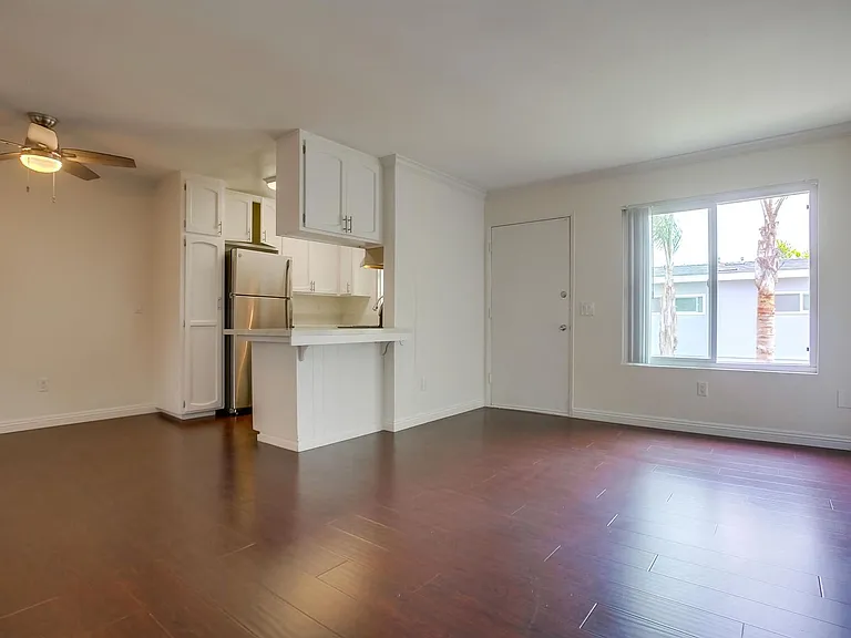 Carlsbad Village Apartments — Photo 4