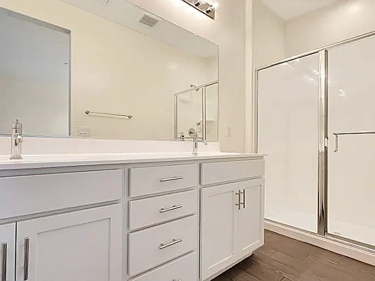 15733 W Polk St — Photo 24