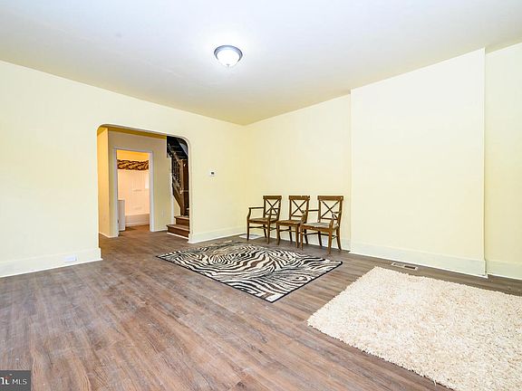 4th image of 840 Carteret Ave