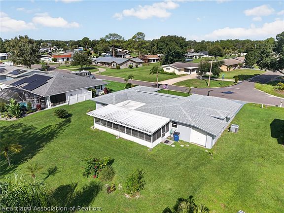 5th image of 765 Golfside Ln