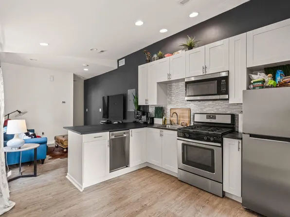 2738 N Bartlett Ave #2738U2, Milwaukee, WI 53211