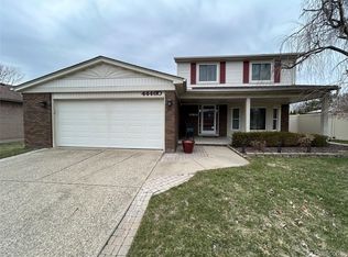 44460 Manitou Dr, Clinton Township, MI