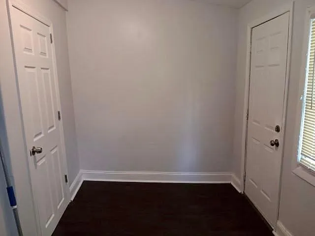363 Leverington Ave #1R — Photo 5