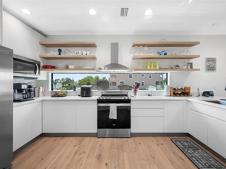 2200 Bay Blvd #A — Photo 12