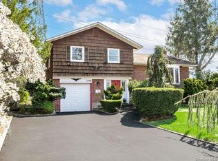 1106 Glen Cove Ave, Glen Head, NY 11545