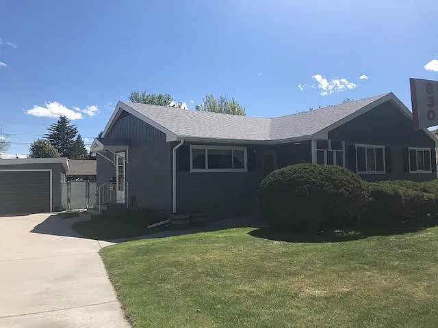 3 bed, 1223 sqft, $2,000 — Photo 3