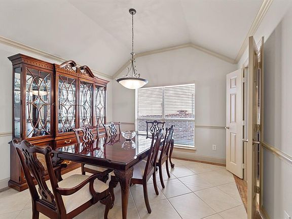 4th image of 615 Goliad Dr