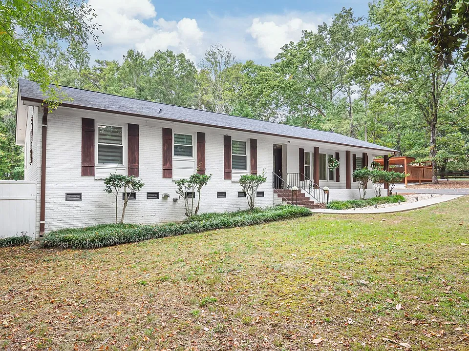 2600 E Providence Dr