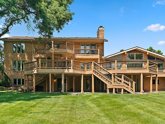 4th image of 7 Horseshoe Ln