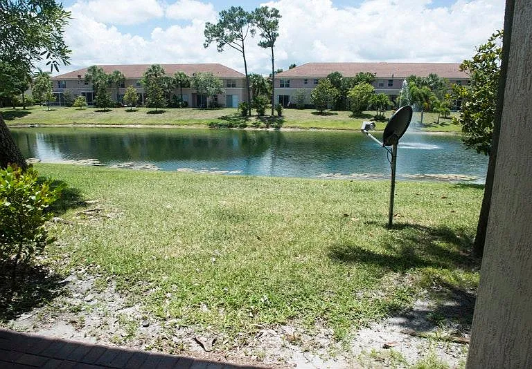 909 Seminole Palms Dr — Photo 9