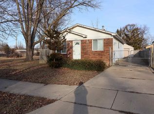 35080 Mabon Dr, Clinton Township, MI