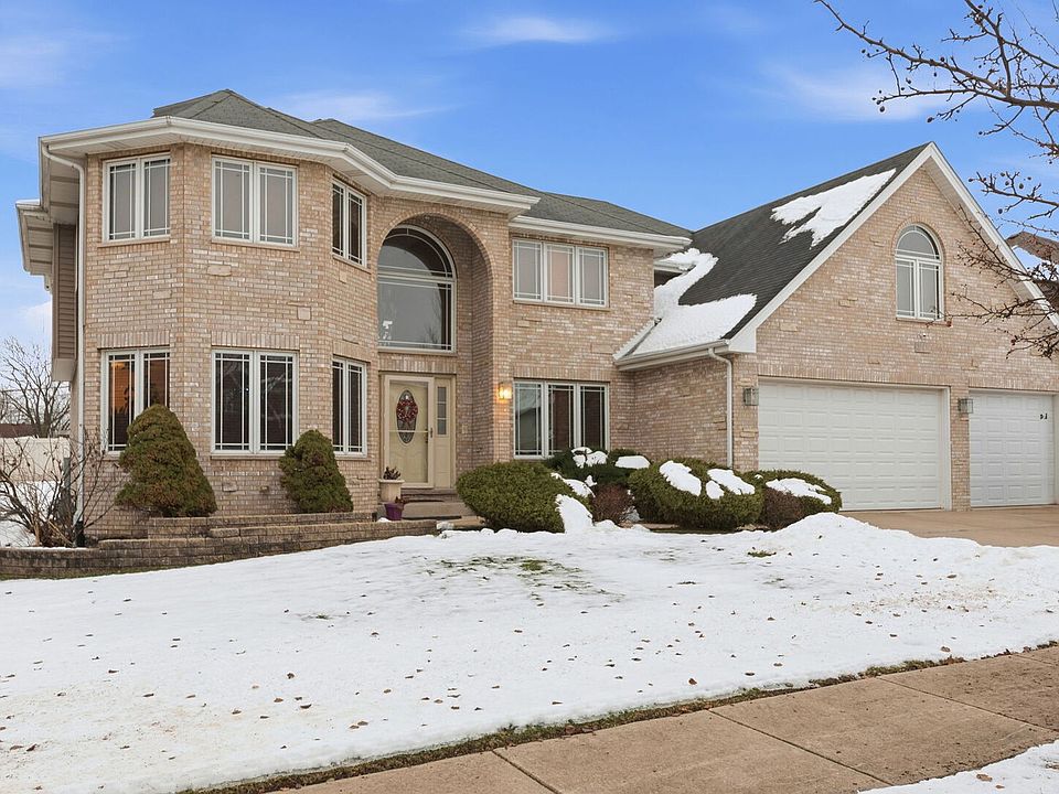 1st image of 22131 Meadow Lake Pl