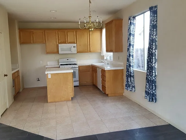 26381 Casa Encantador Rd — Photo 3
