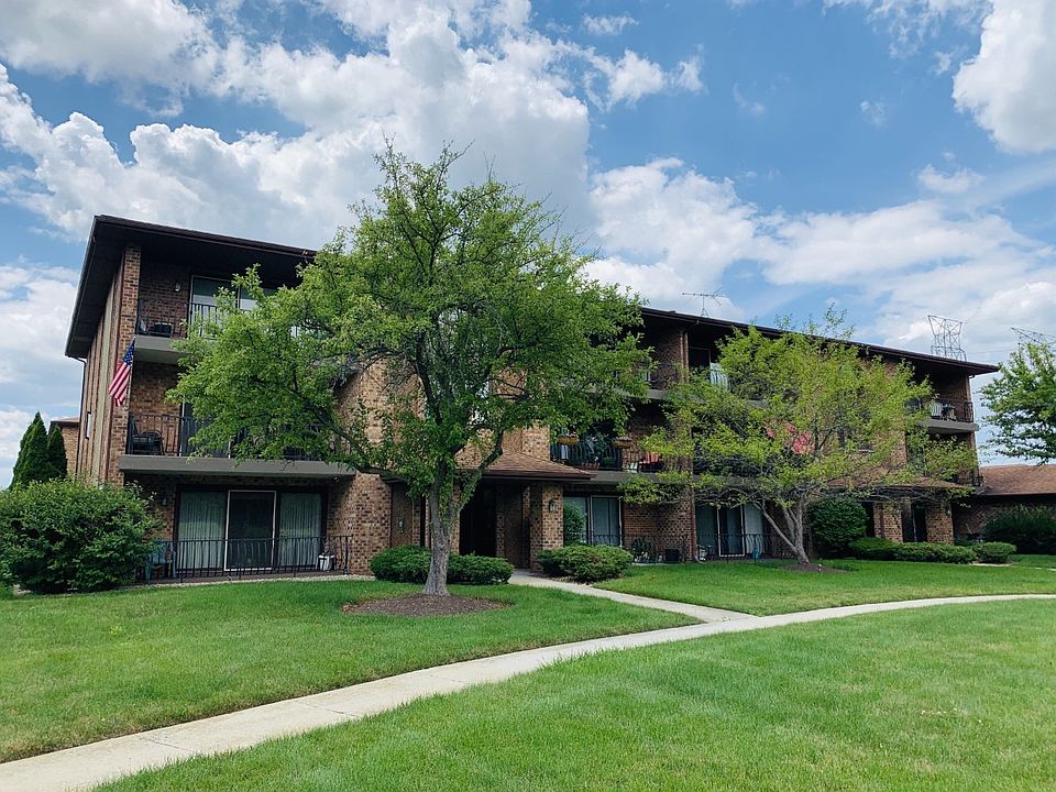 1st image of 8806 W 140th St APT 1B