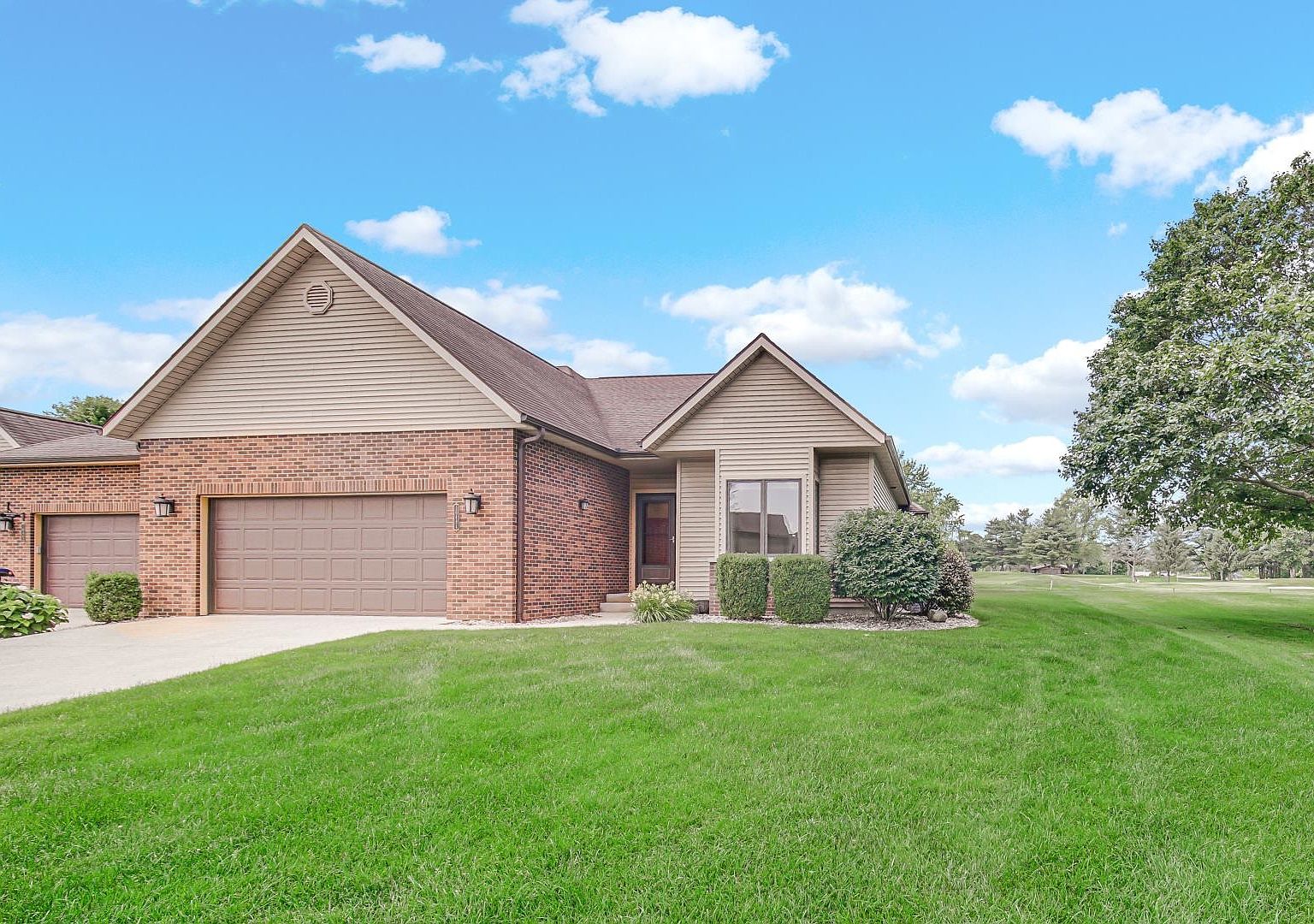 16484 Pretty View Dr #14