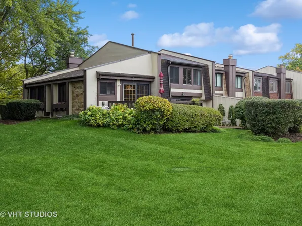 108 Cascade Dr, Indian Head Park, IL 60525