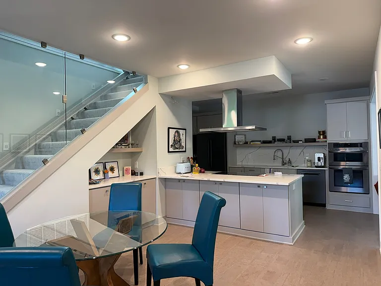 1141 Delaware St — Photo 3