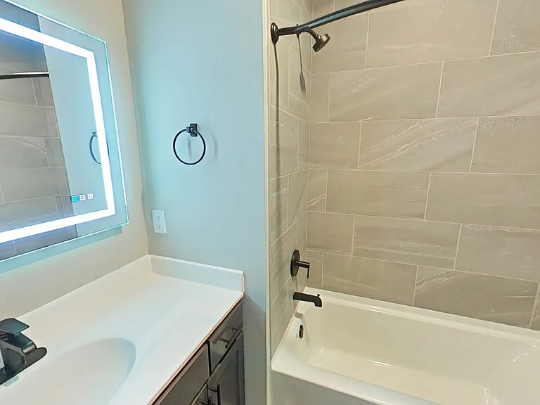 Beaverbrook Apartments — Photo 39