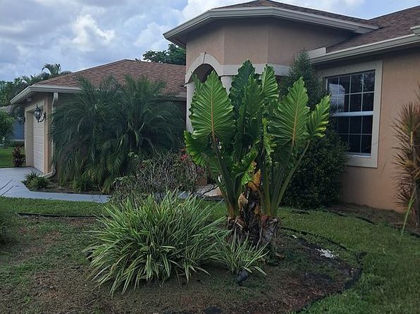 1585 SW Merchant Ln