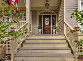207 Washington Ave, Ocean Springs, MS 39564
