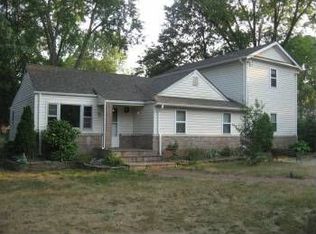 8207 Spruce St, Manassas, VA 20111