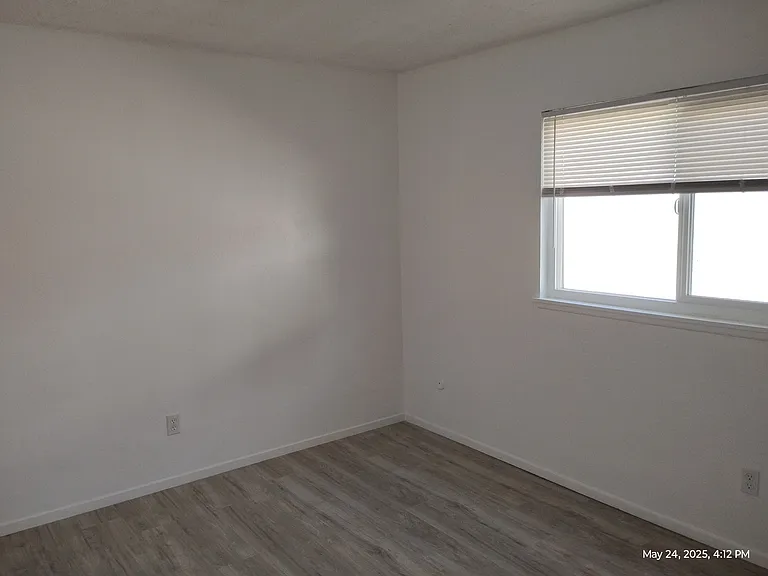 22122 Van Buren St — Photo 33