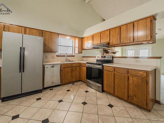 5th image of 6001 Laci Ln