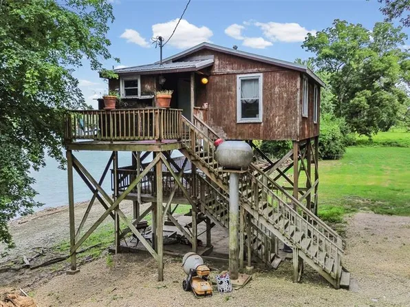 305 Alexander Ln, Kampsville, IL 62053