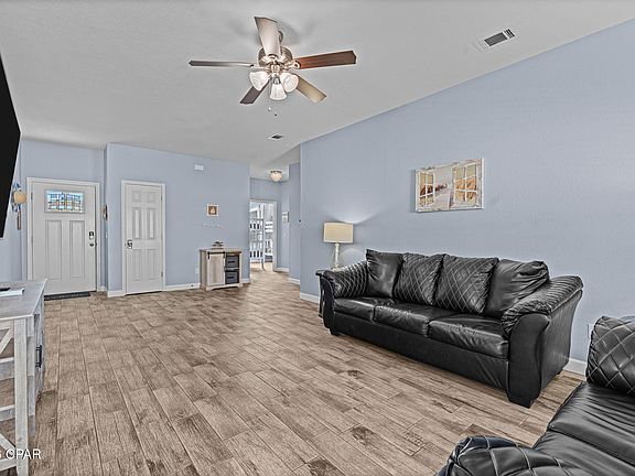 4th image of 3922 Ocean View Dr