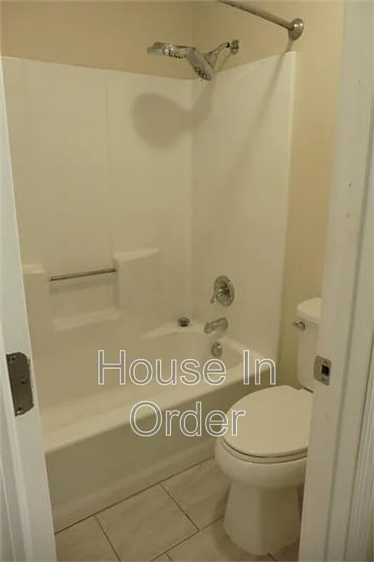 2 bed, 1.5 bath, $1,495 — Photo 3