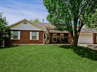 1026 Meadowlark Ln, Siloam Springs, AR 72761