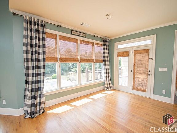 3rd image of 2308 Twin Oak Place