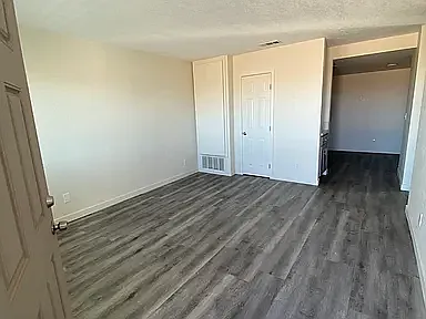 2 bed, 900 sqft, $1,625 — Photo 3