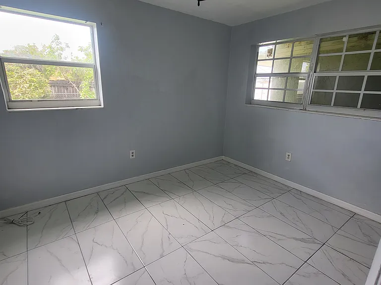 7740 NW 11th St — Photo 3