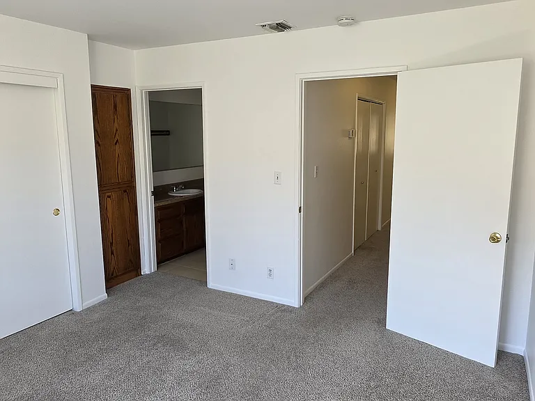 533 E Verdugo Ave — Photo 27