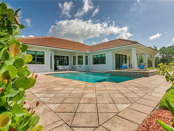 4th image of 5517 SW Peach Palm Pl