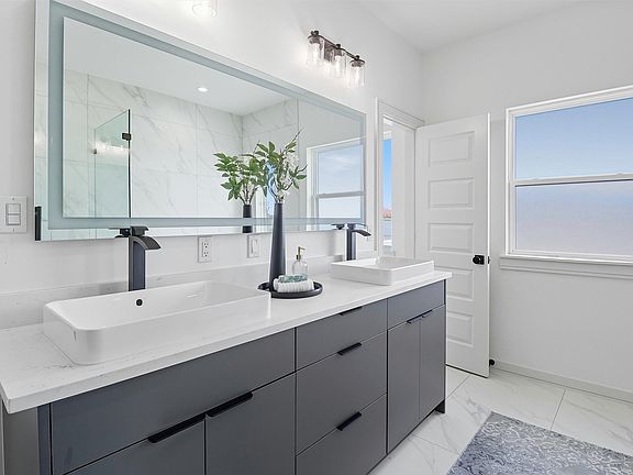 3rd image of 2939 El Fenice Ln #2939