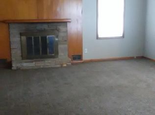 502 Hickory St, Bloomington, IL 61701