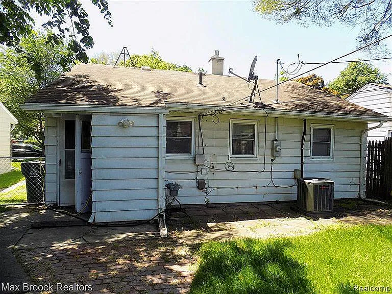 2212 Bonner St — Photo 7