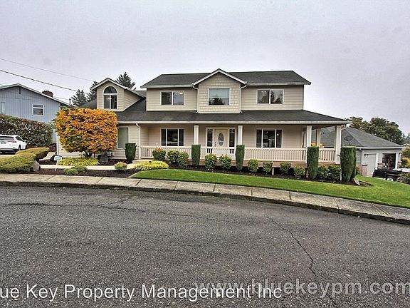 3rd image of 909 SE 77th Ct