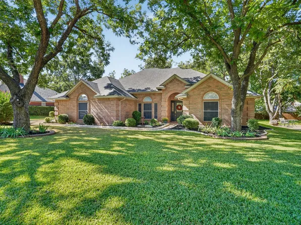 9216 Hanging Moss Dr, Granbury, TX 76049