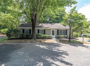 5501 Oak Summit Ct, Winston Salem, NC 27105