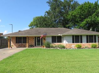 3910 Dunn St, Groves, TX 77619