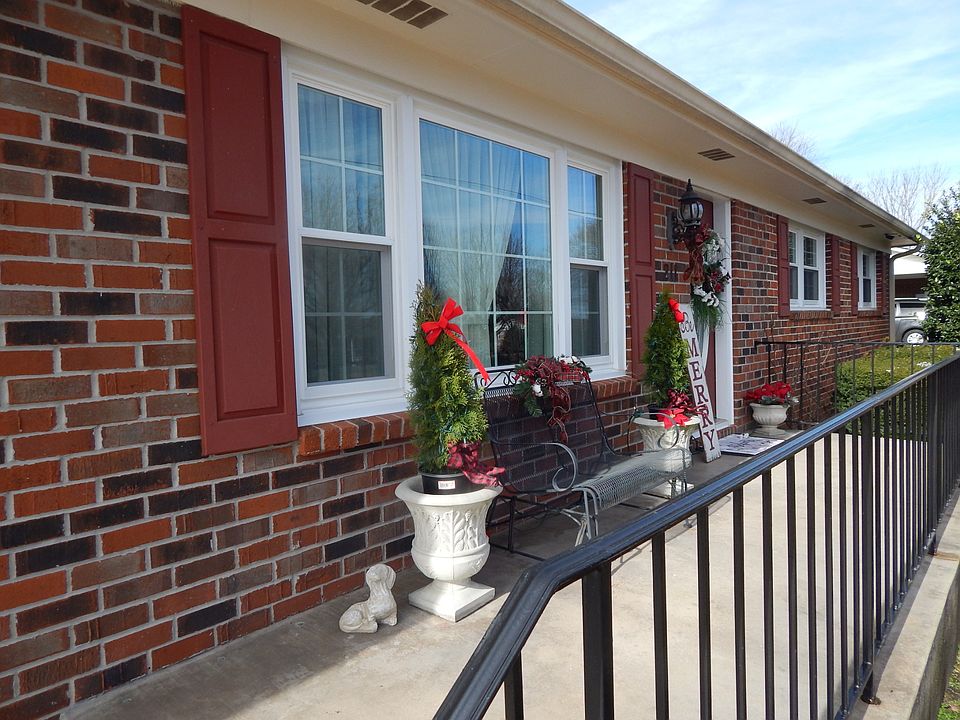 1st image of 211 Johnson Ave