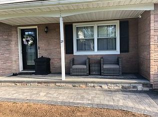 21 Horn St, Orangeburg, NY 10962