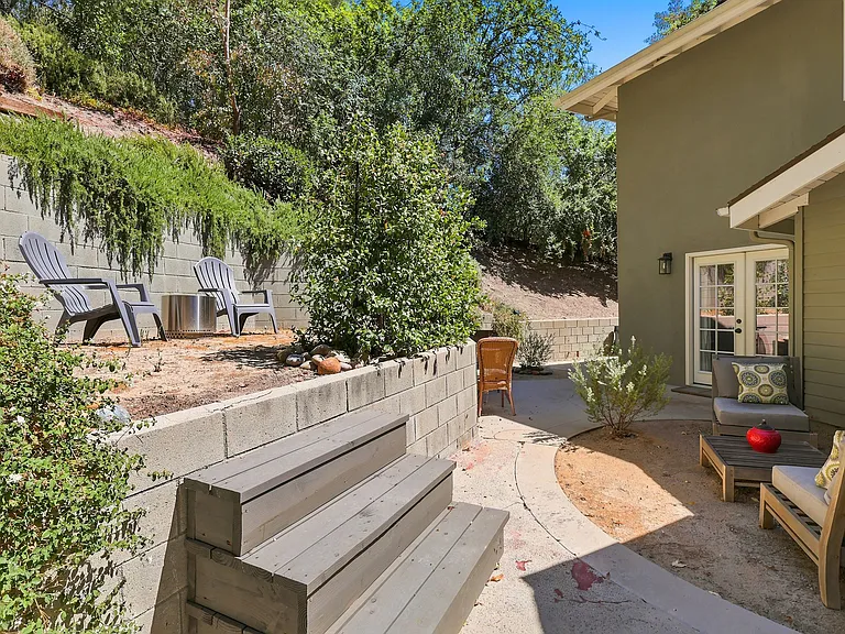 Martha St — Photo 29
